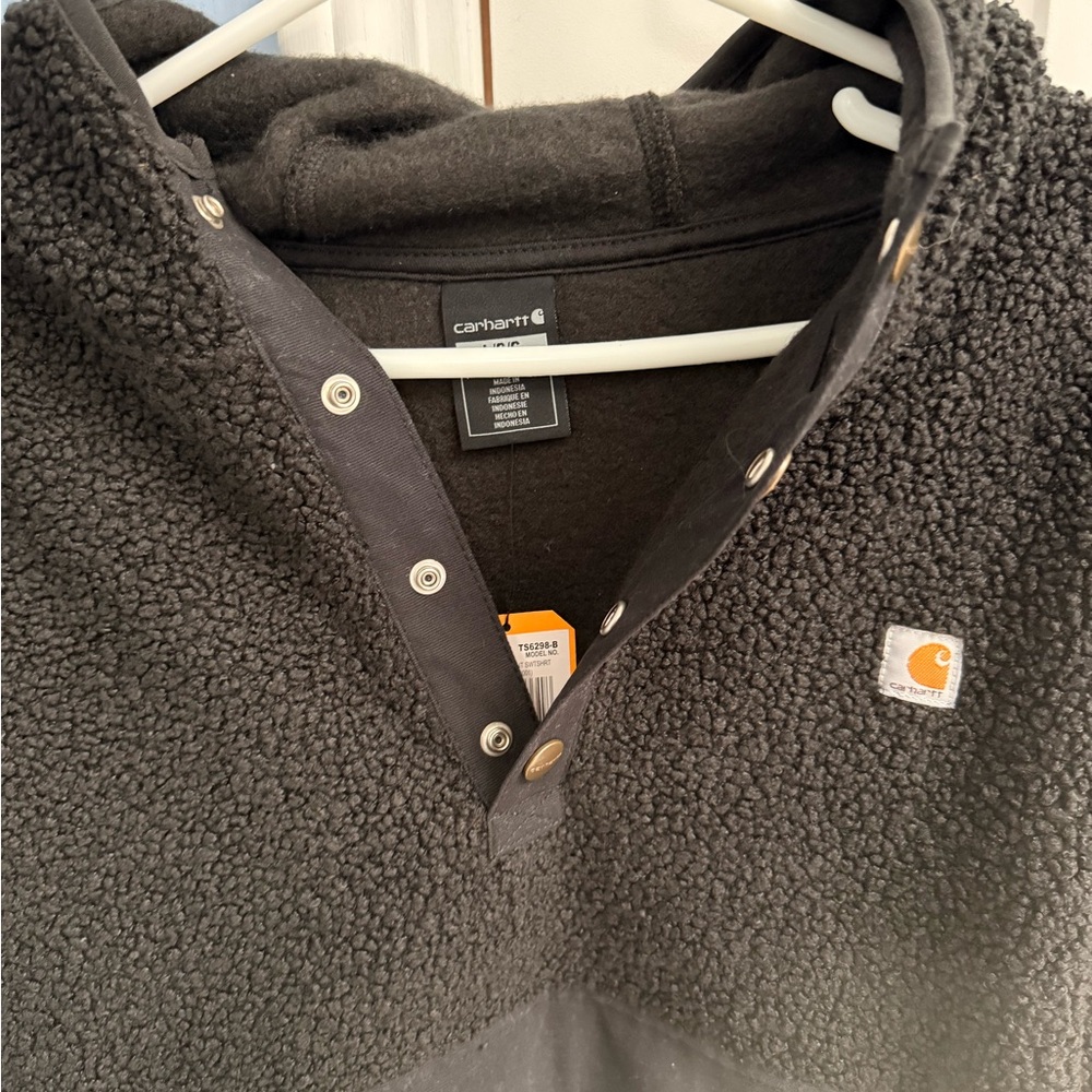 Carhartt Black Sherpa Pullover - Picture 6 of 11